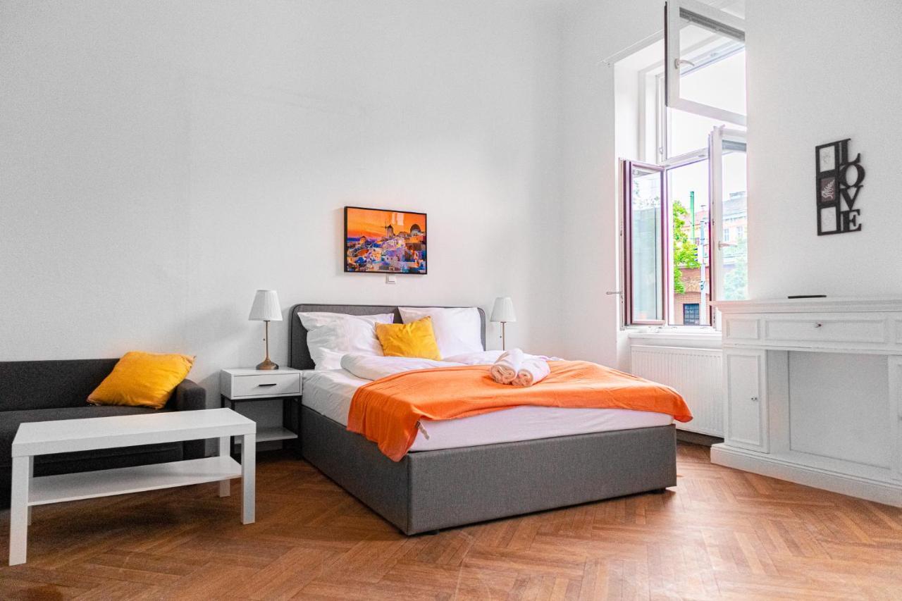 Joyful At Superb Location Near Akh Hospital * Viena