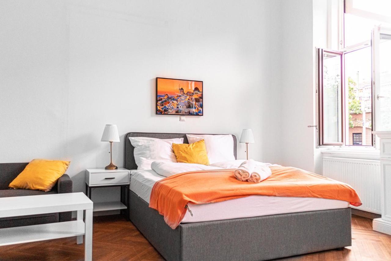 Joyful At Superb Location Near Akh Hospital Apartamento Viena