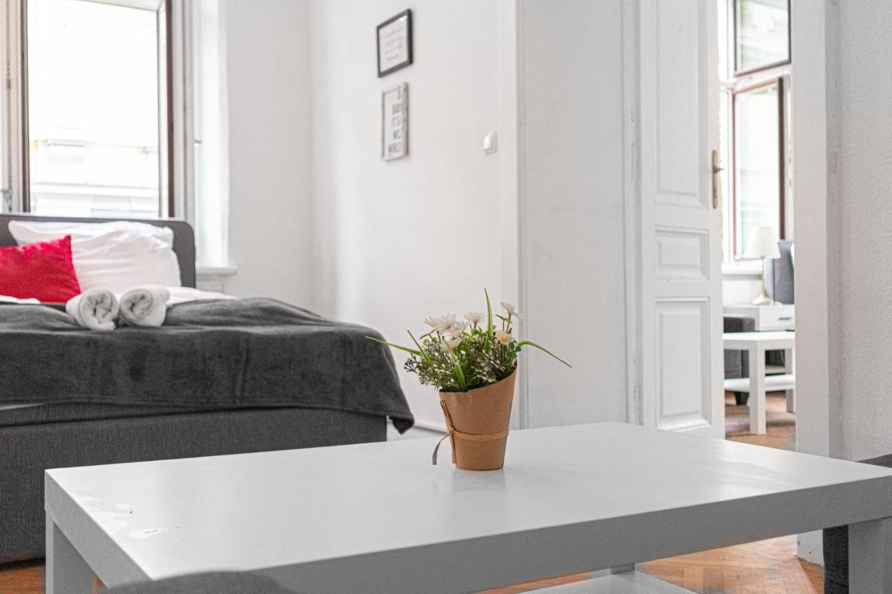 Apartamento Joyful At Superb Location Near Akh Hospital *