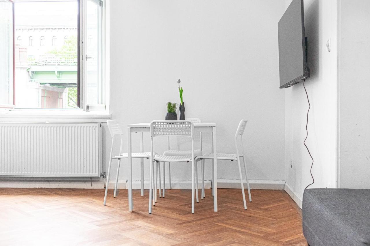 Joyful At Superb Location Near Akh Hospital Apartamento Viena