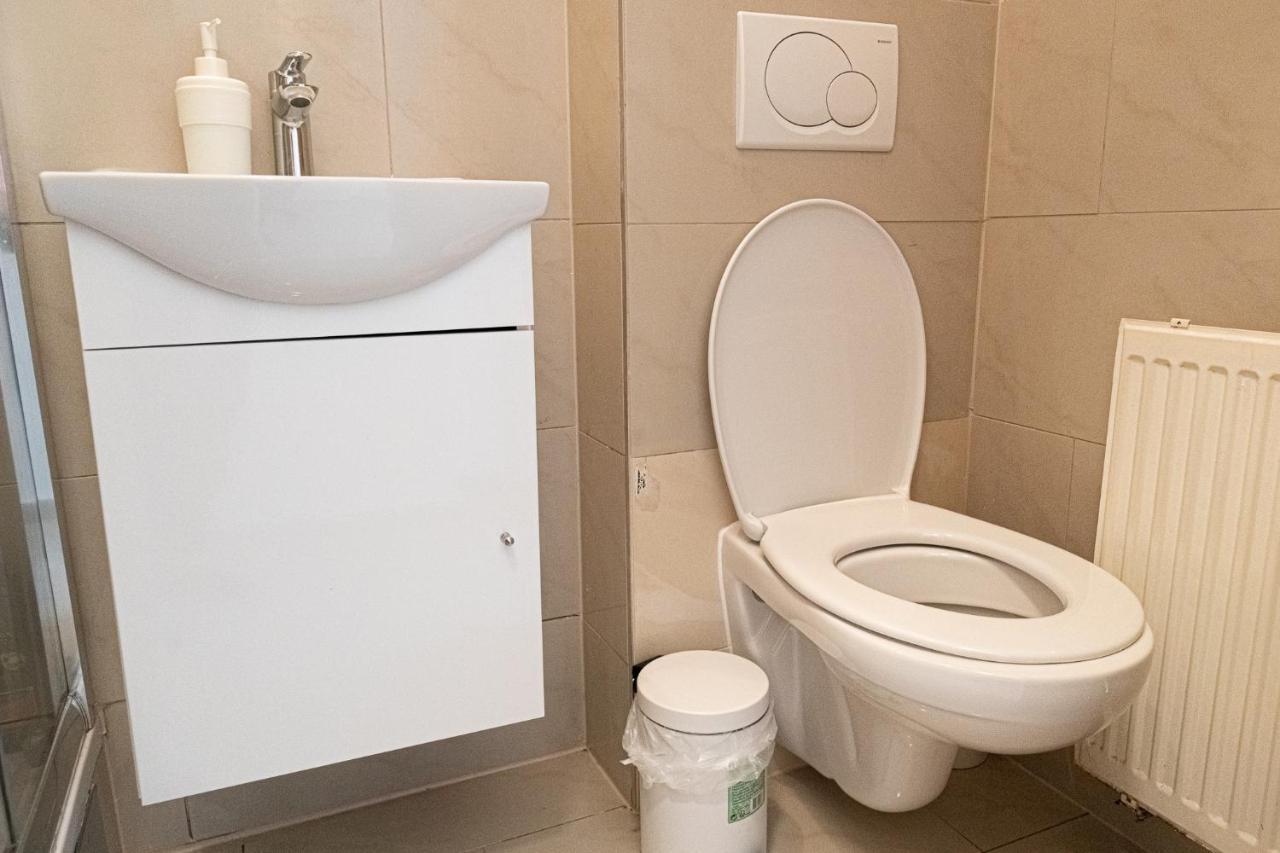 Peaceful 1br Apt. Near Metro Station Langenfeldg. Viena