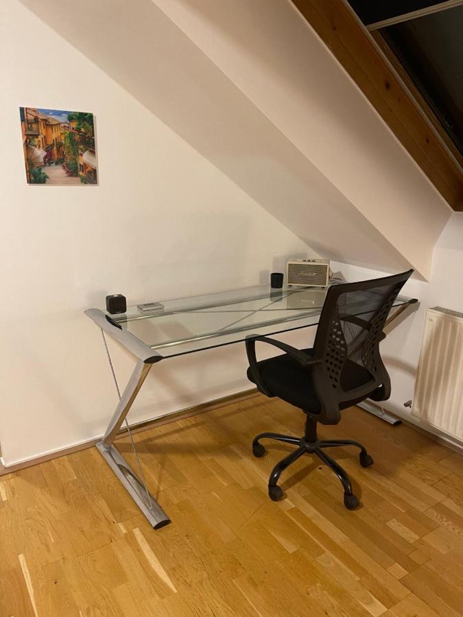 Apartamento Klimatisiertes, Ruhiges Dachgeschoss Cityapartment Im Zentrum Wiens Viena