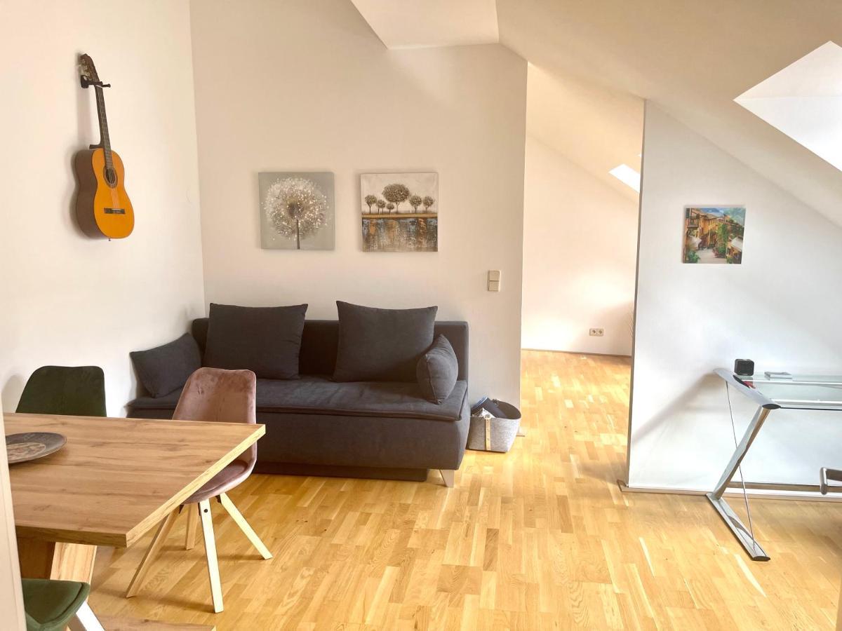 Klimatisiertes, Ruhiges Dachgeschoss Cityapartment Im Zentrum Wiens Apartamento Viena
