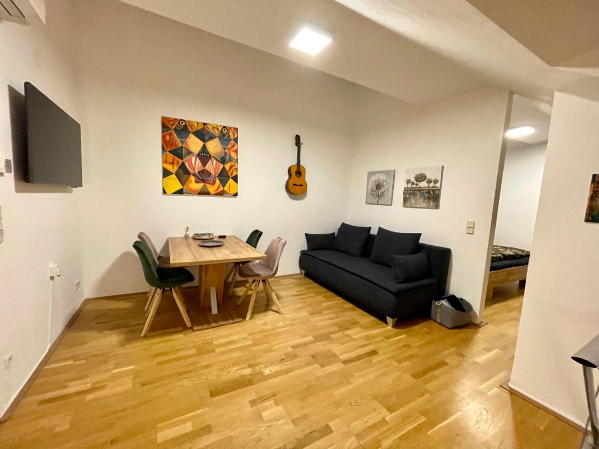 Apartamento Klimatisiertes, Ruhiges Dachgeschoss Cityapartment Im Zentrum Wiens Viena
