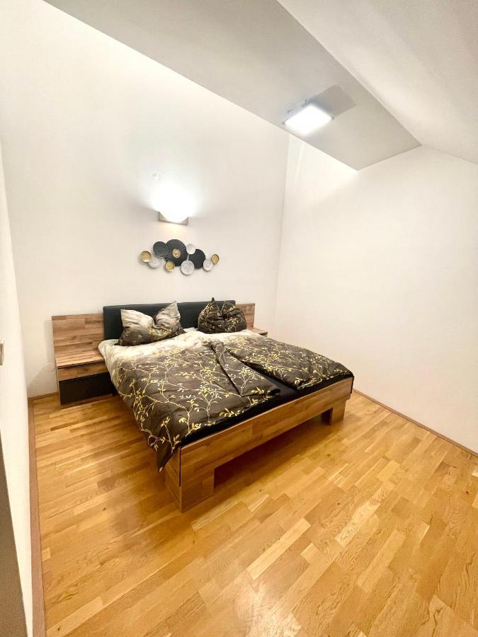 Klimatisiertes, Ruhiges Dachgeschoss Cityapartment Im Zentrum Wiens Viena