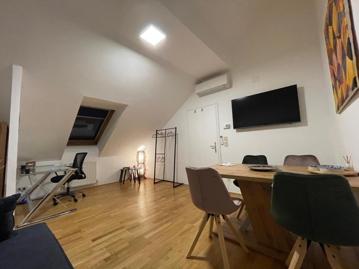 Klimatisiertes, Ruhiges Dachgeschoss Cityapartment Im Zentrum Wiens