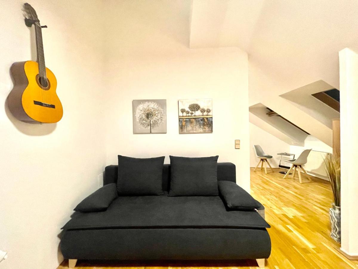 Klimatisiertes, Ruhiges Dachgeschoss Cityapartment Im Zentrum Wiens * Vienna
