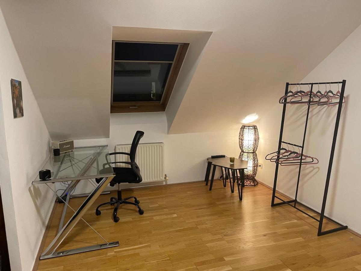 Klimatisiertes, Ruhiges Dachgeschoss Cityapartment Im Zentrum Wiens Viena