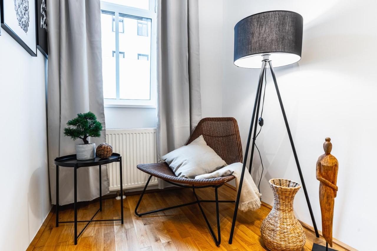 Apartment Stylish Designed In A Calm District Vienna