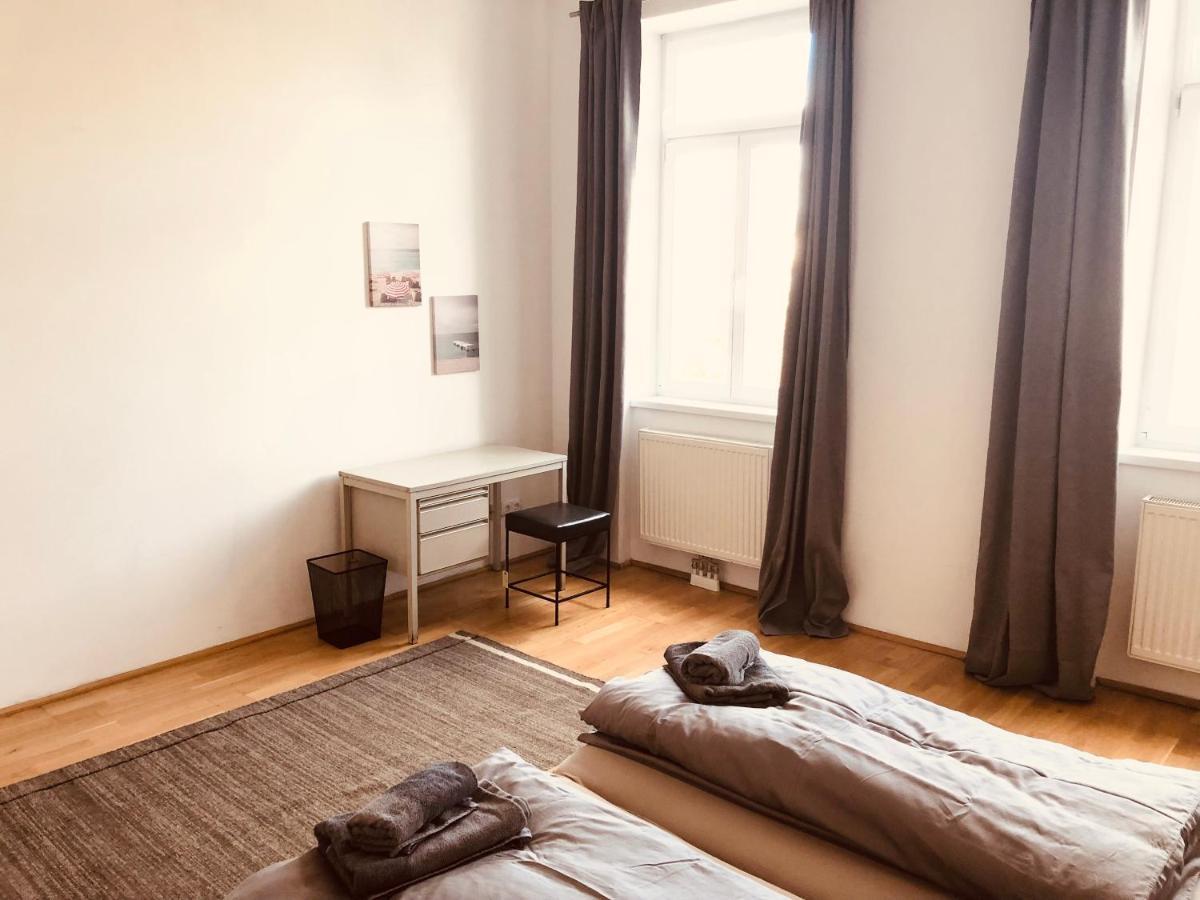 Helle 4 Zimmer Familien-wohnung Mit Balkon! Schloss Schonbrunn In Gehdistanz Vienna