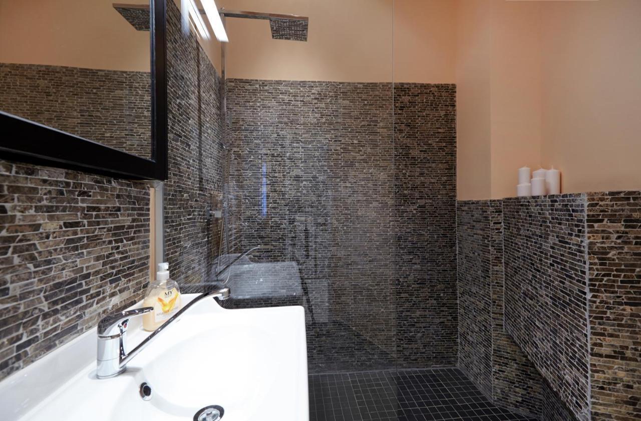 Urban In Downtown Apartment *