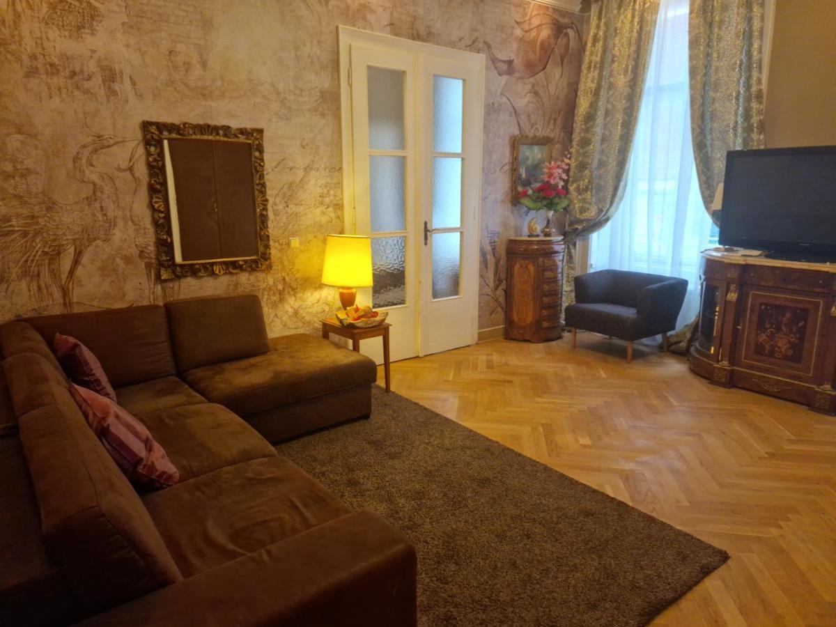 Urban Downtown Center Apartment *