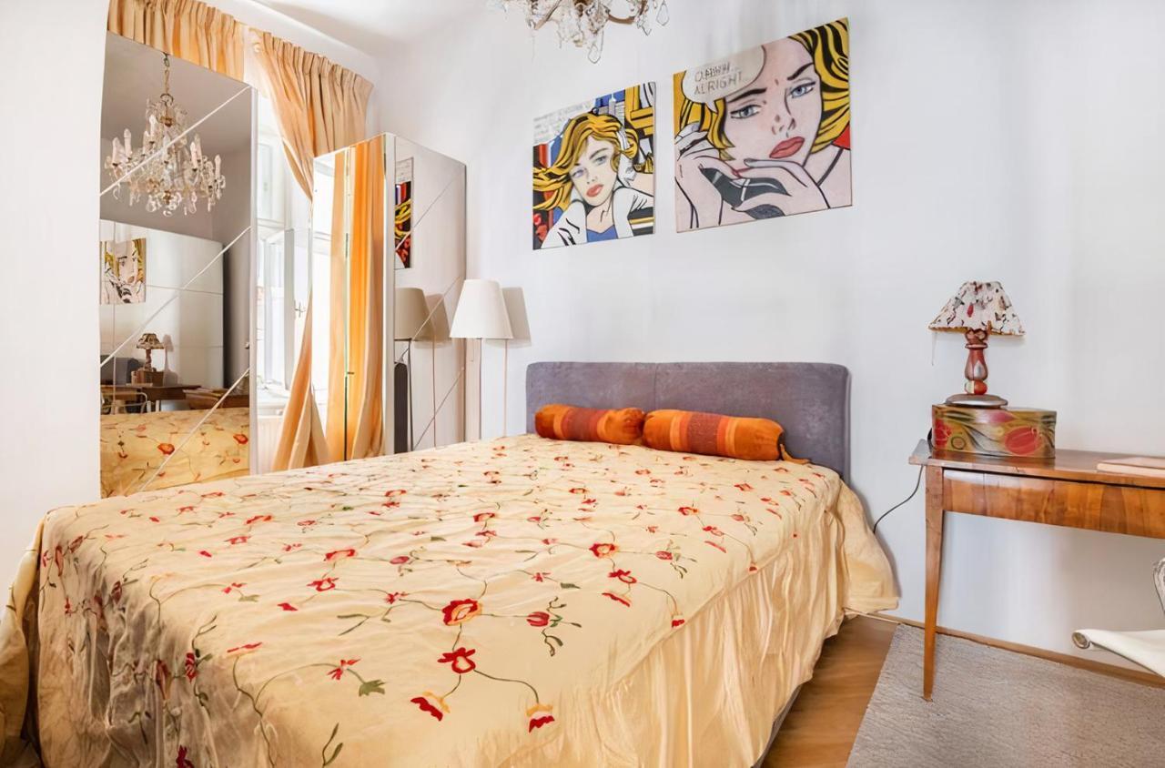 Imperial Gem . Flamboyant Studio . Heart Of