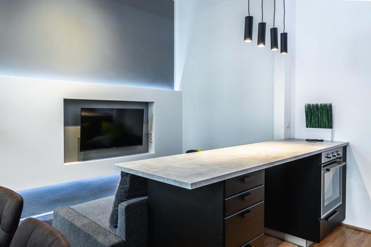 Stylish Designed In A Location Apartment