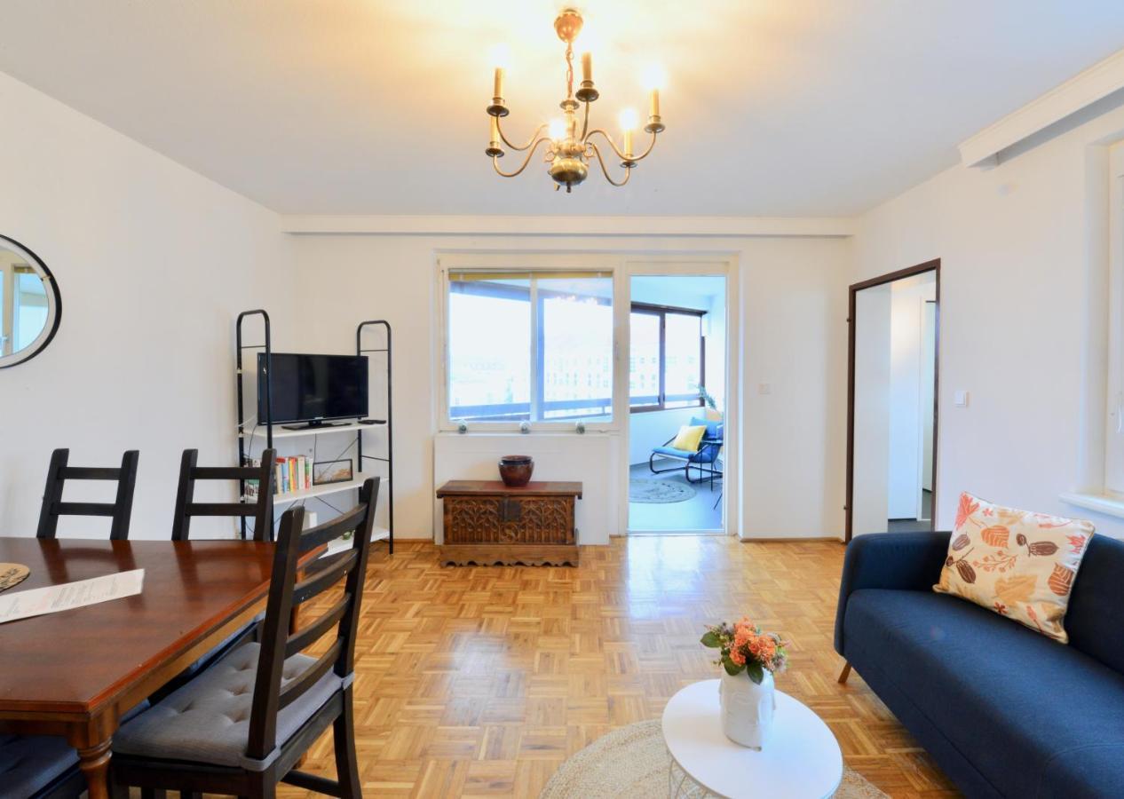 Apartment 3-bedroom-flat With Parking Space *