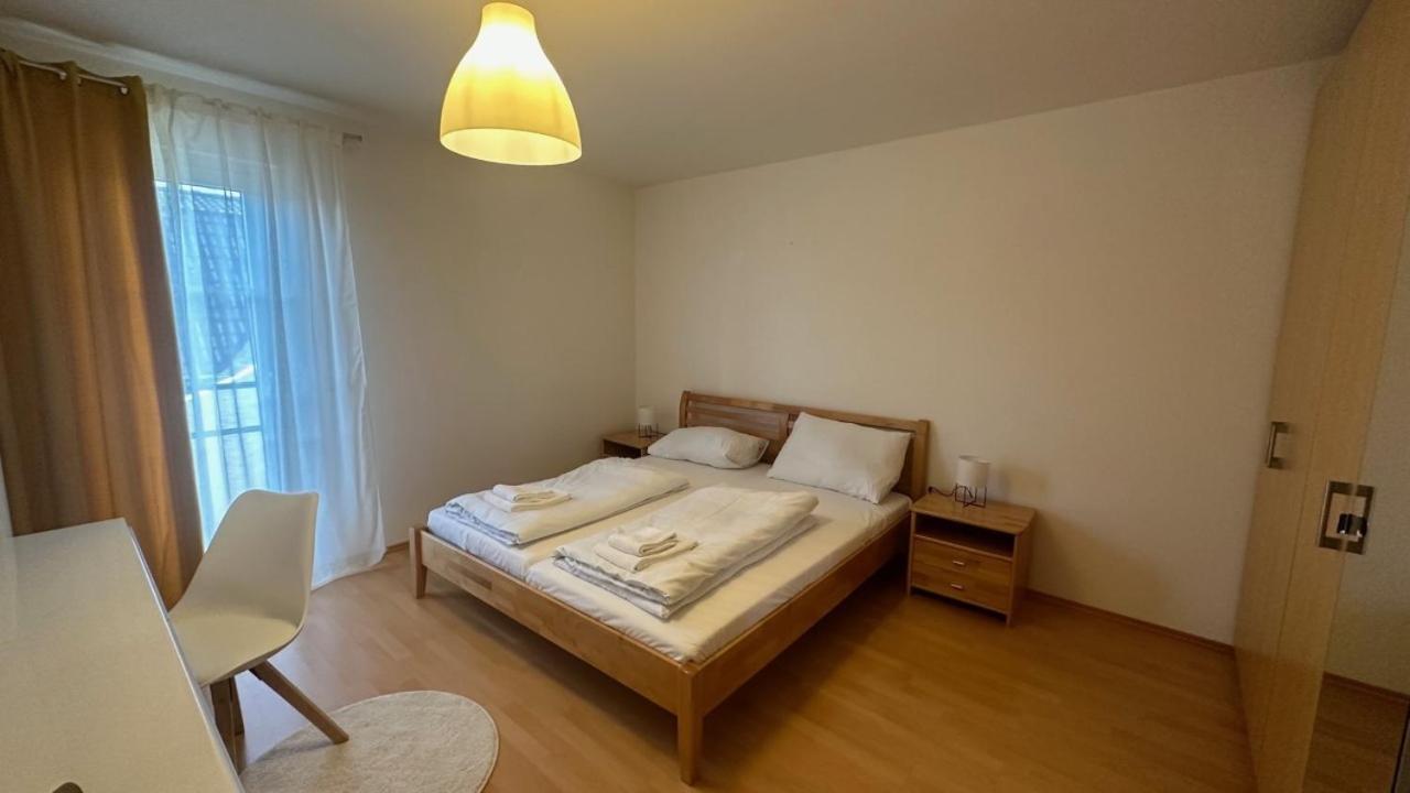 Modern Flat Incl Parking, Near Metro U1 Apartment *