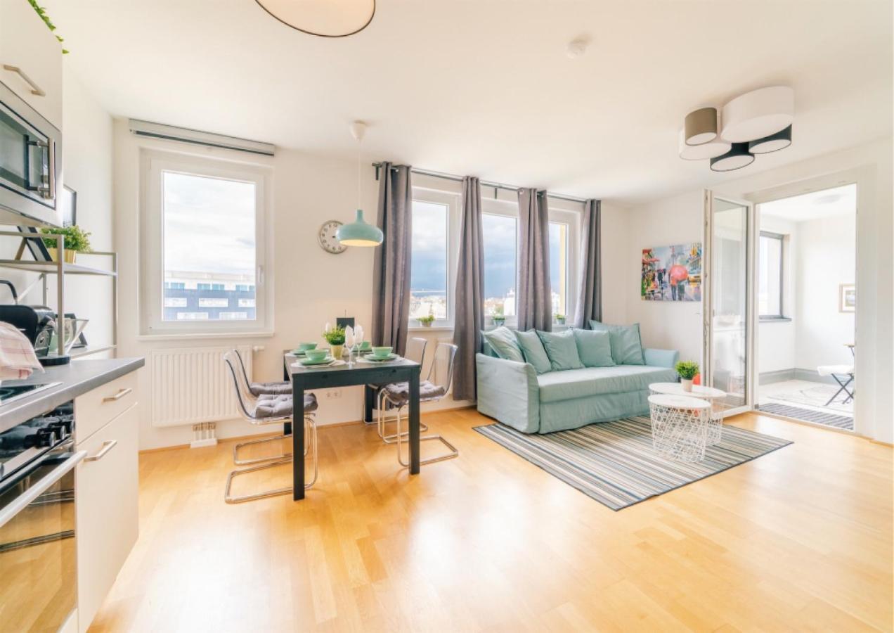Balcony Apartment, 1 Min To Metro, Perfect For Long * Vienna