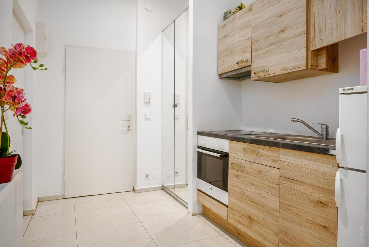 Excellent 2br Apt. Central And Close To The Danube *