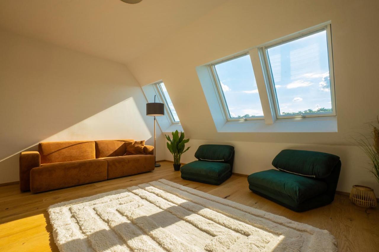 Apartment Orestaliving - Penthouse In 2nd District With View