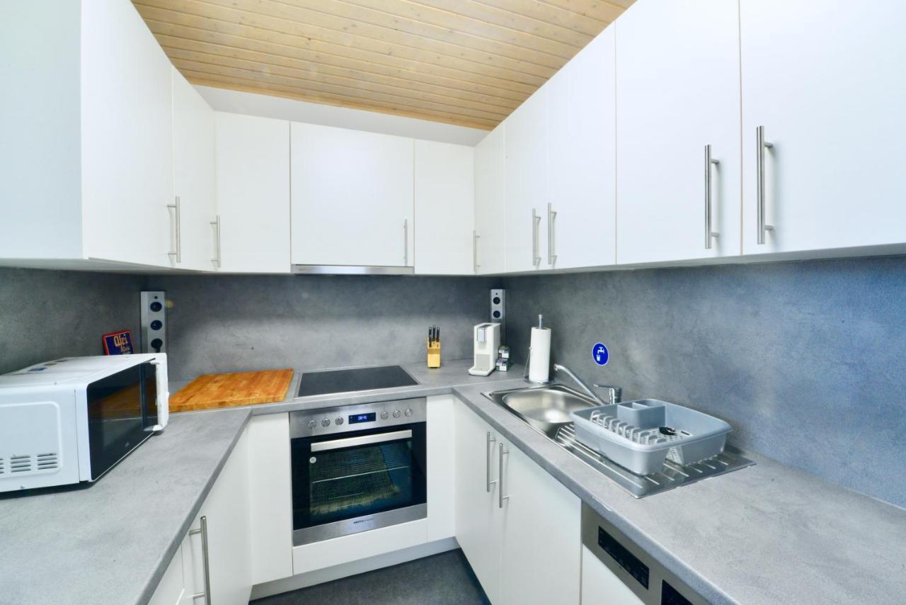 3-bedroom-flat With Parking Space Apartment