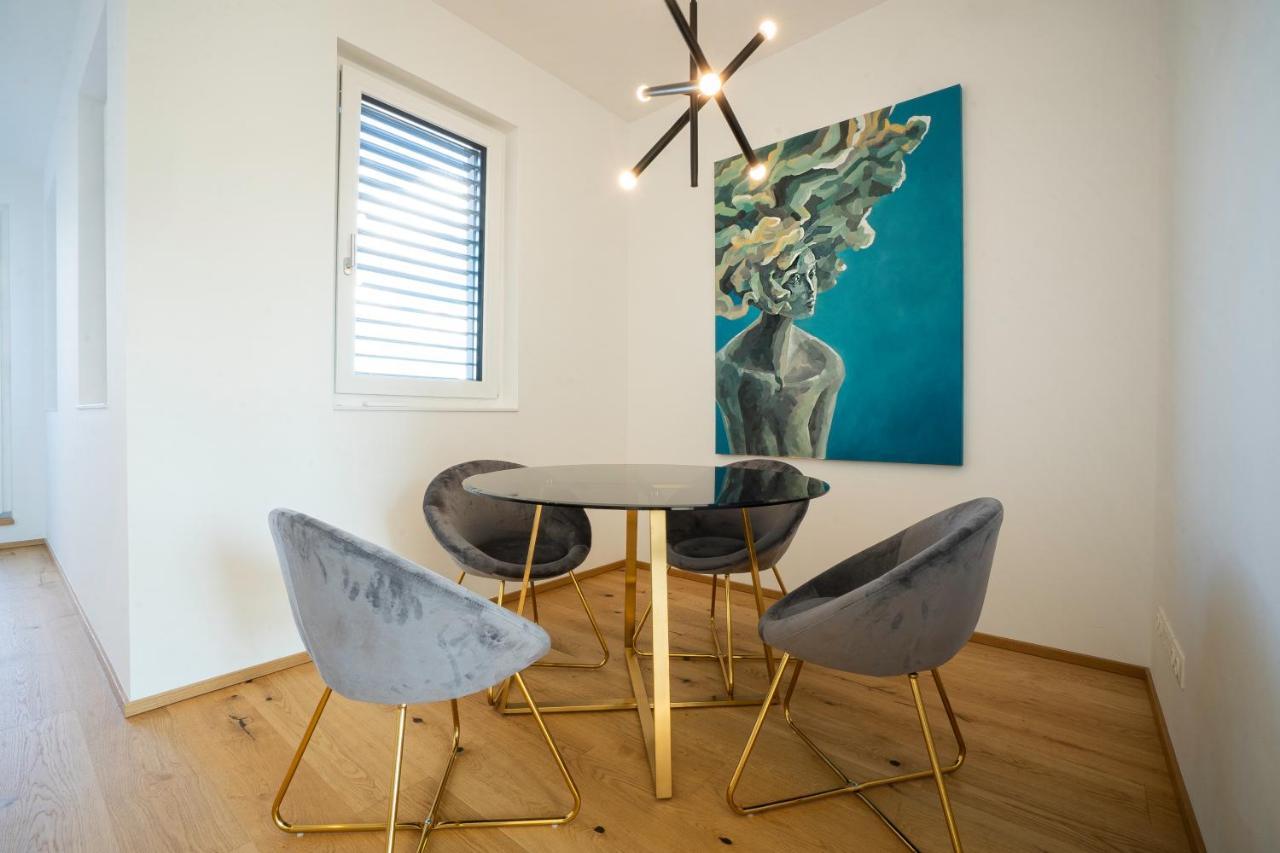 Orestaliving - Penthouse With Designer Renovation Apartment Vienna