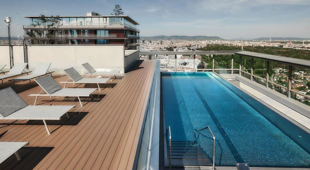 Supreme With Top Balcony And View