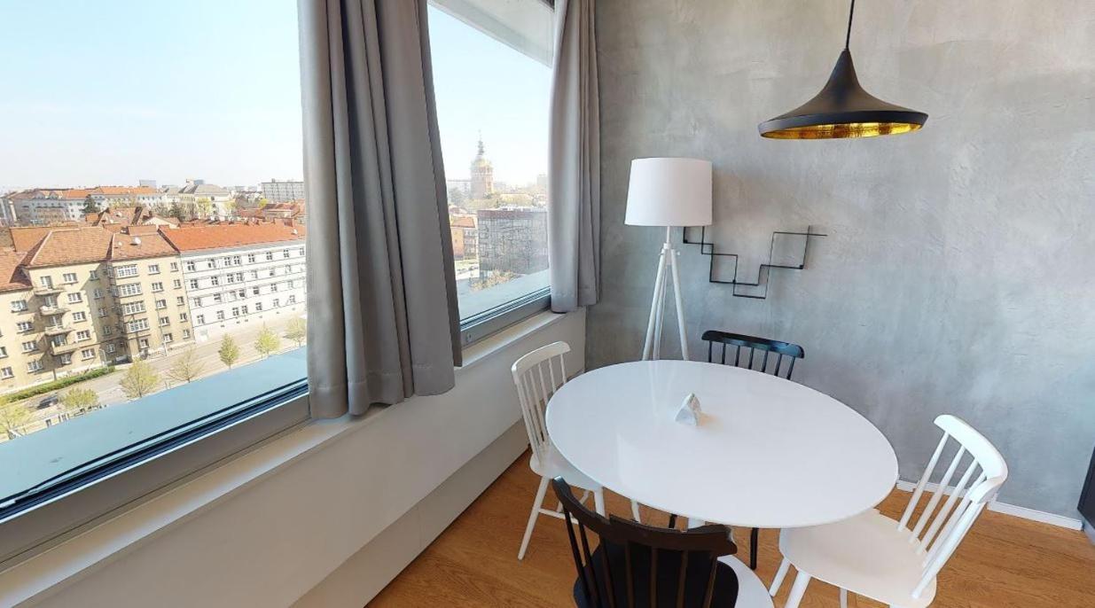 Key Residences * Viena
