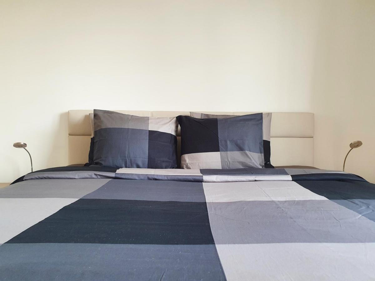 Near Lake Spacious & Furnished Beautiful * Viena