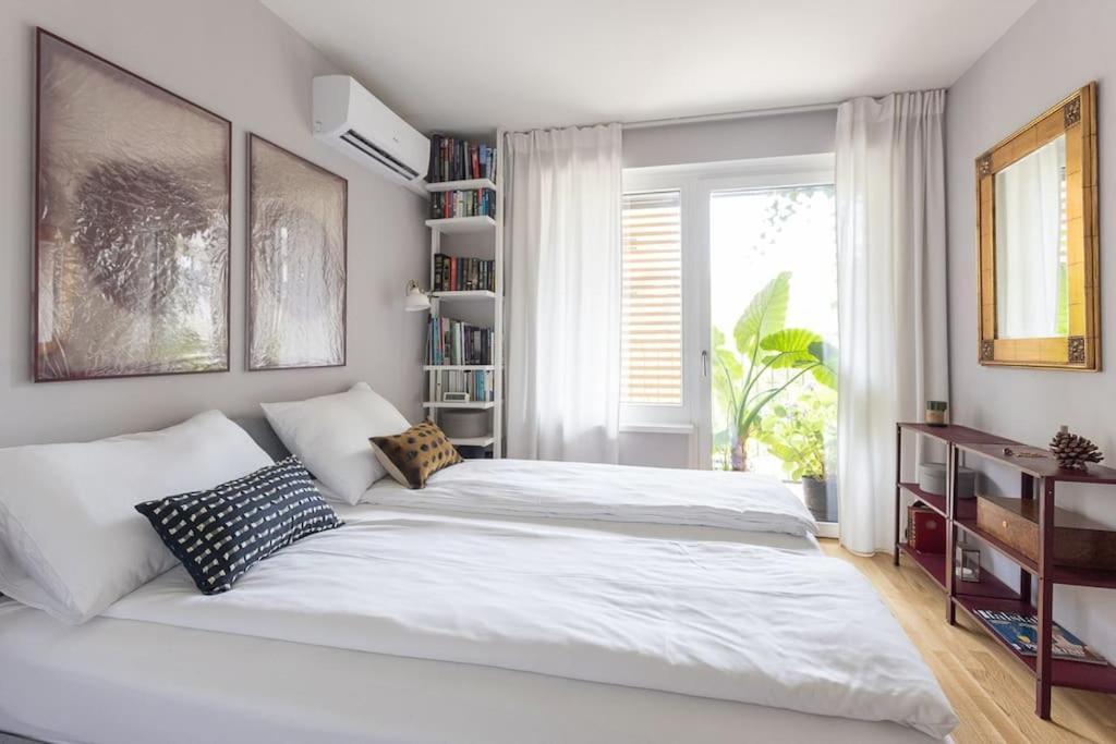 Dream - And Quiet With Ac And Free Parking Garage