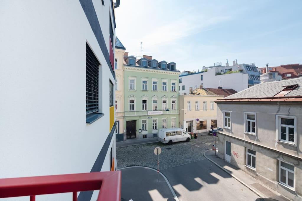 Gruene Und Zentrale Ruhelage Im Neubau Mit Balkon * Wien