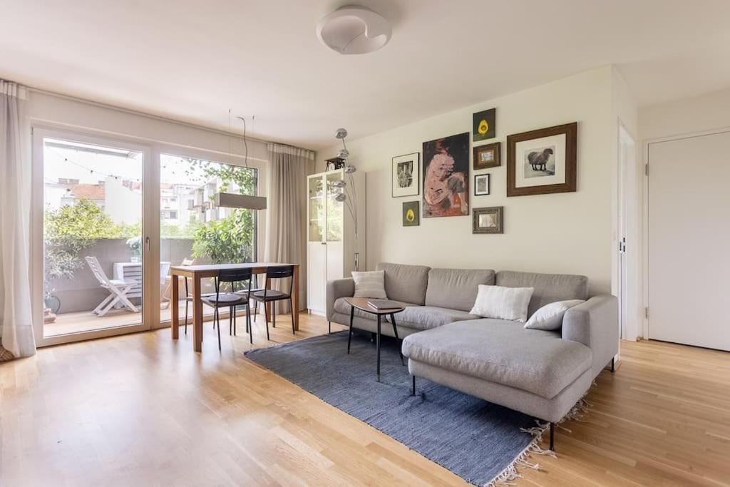 Apartment Dream - And Quiet With Ac And Free Parking Garage *
