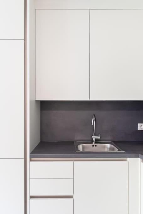 Gruene Und Zentrale Ruhelage Im Neubau Mit Balkon Apartment Wien
