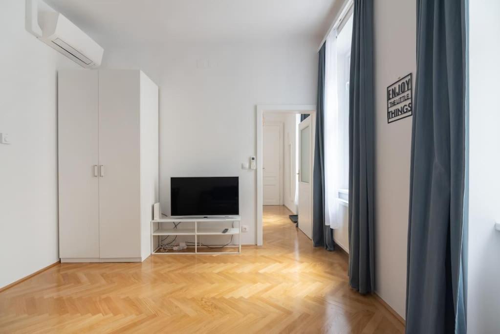 Altbau Traum Mit Klimaanlage Im Zentrum, Ruhelage Apartment Vienna