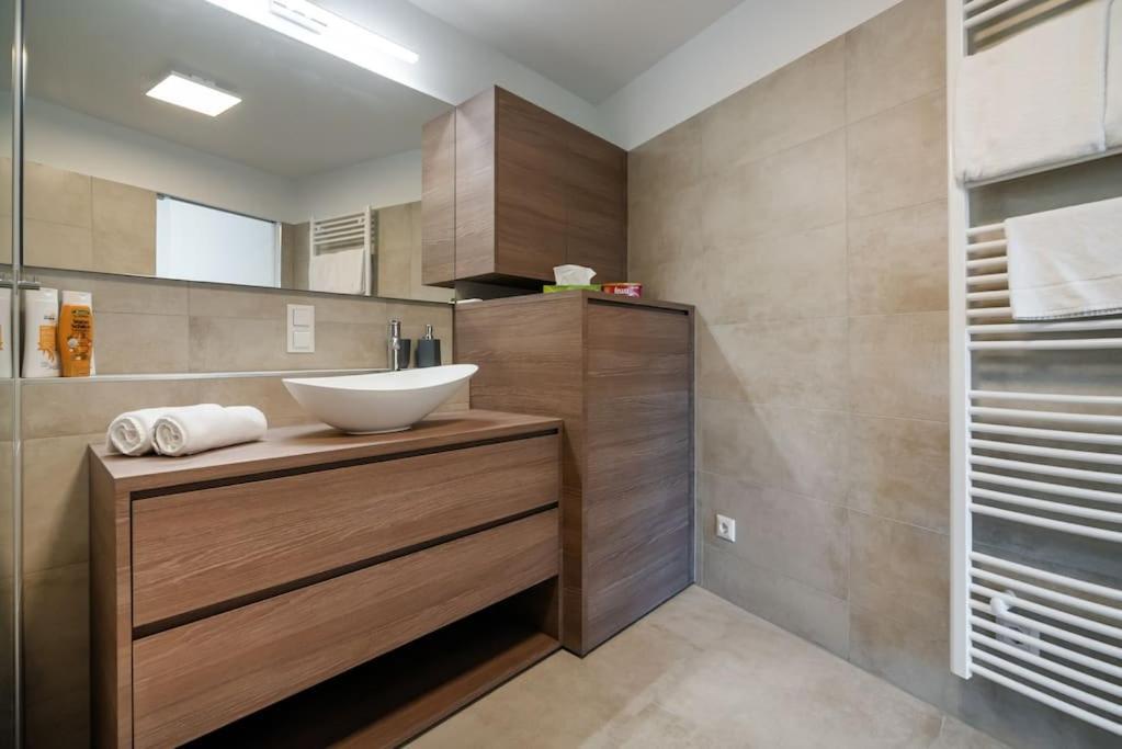 Gruene Und Zentrale Ruhelage Im Neubau Mit Balkon Wien