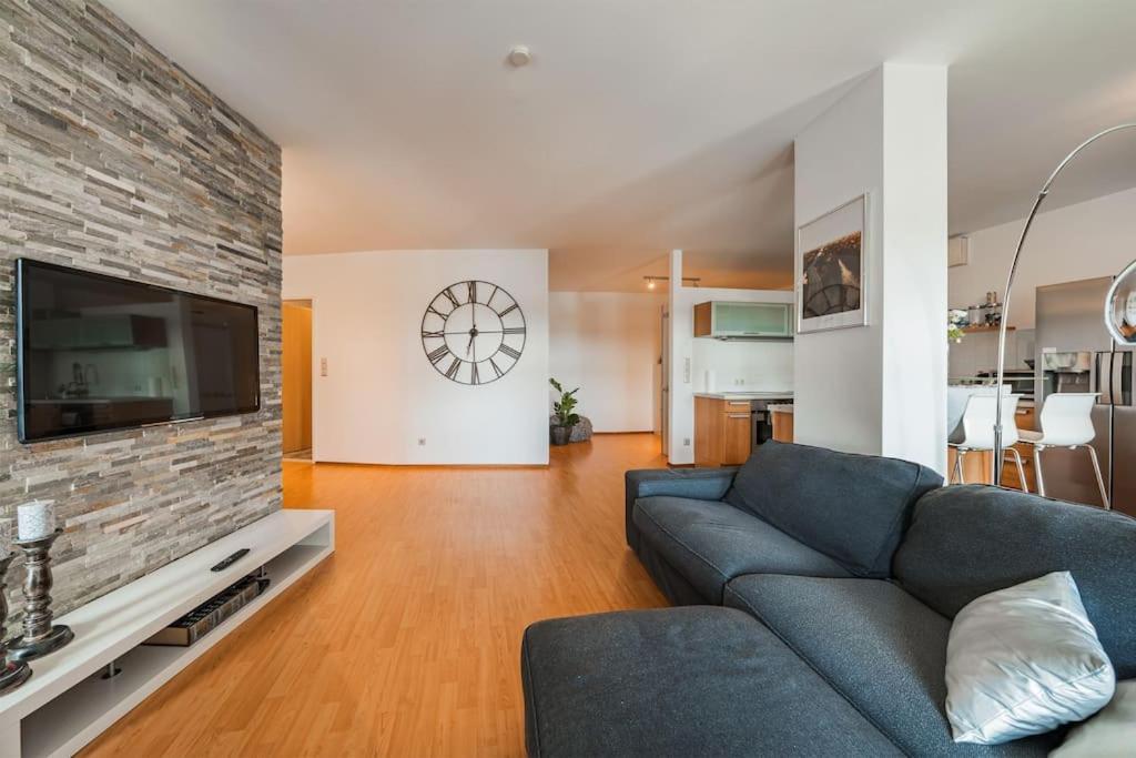 Spektakulaeres ✩ 7. Stock ✩ Kostenlose Parkgarage Apartment