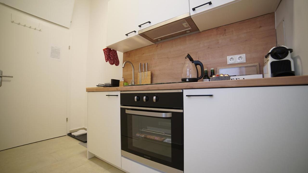 Malixa - In The Heart Of Next To Metro Apartment