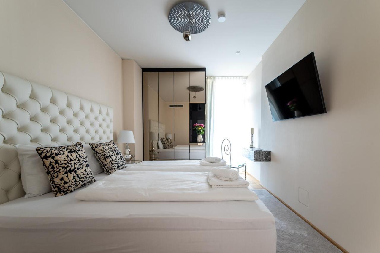 Exclusive 2br Skyline Penthouse By Hm Apartamento Viena