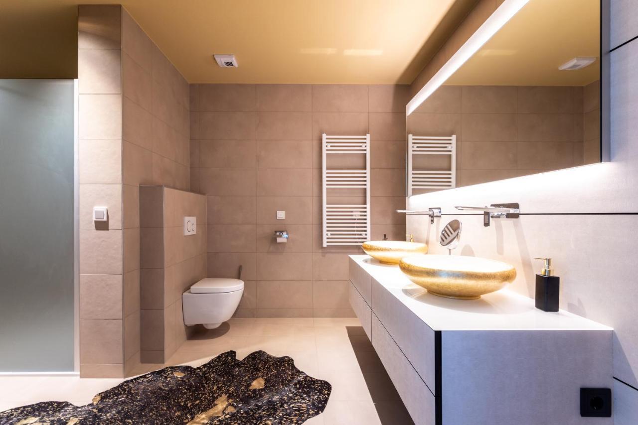 Exclusive 2br Skyline Penthouse By Hm *