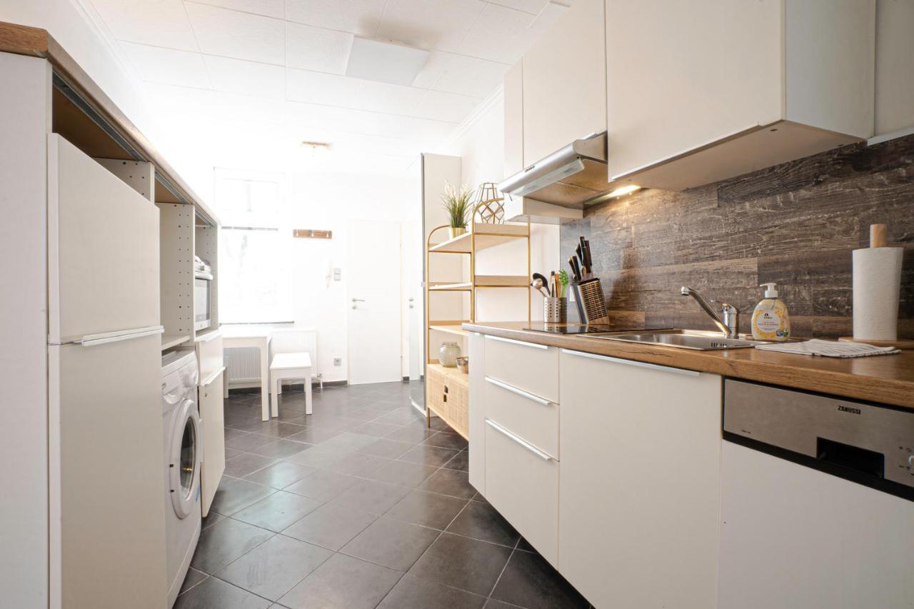 2-room On The First Floor With Designer Renovation. Exit To The Courtyard. 15 Minutes To Schloss Schoenbrunn Apartment