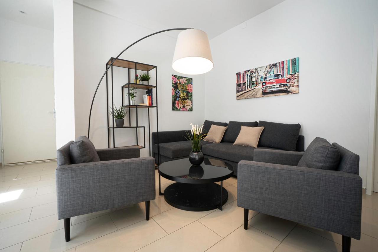 Chic Newly-renovated Steps From Subway In Vienna's Hernals District *