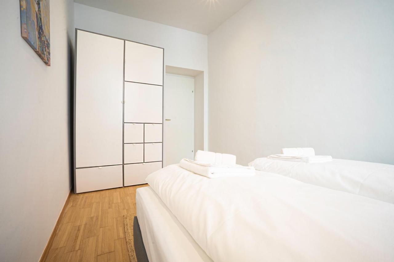 Chic Newly-renovated Steps From Subway In Vienna's Hernals District Apartment