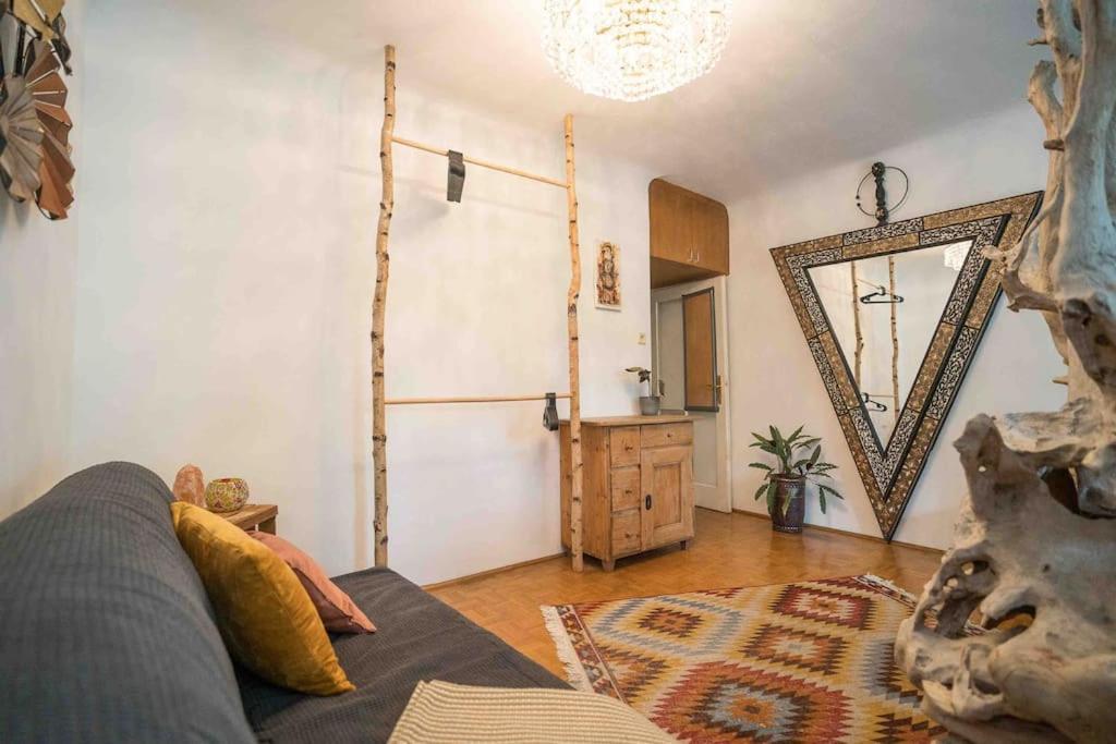 Cozy And Stylish Near Schoenbrunn Castle