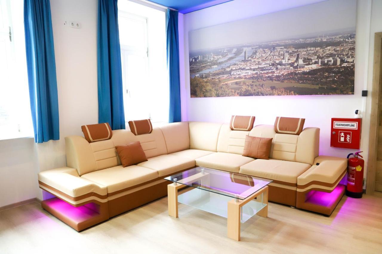 «go West» Guest Vienna