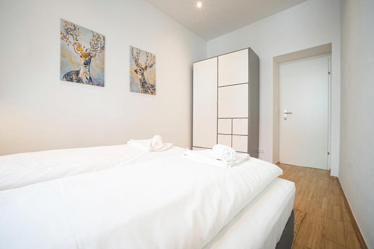 Chic Newly-renovated Steps From Subway In Vienna's Hernals District Apartment