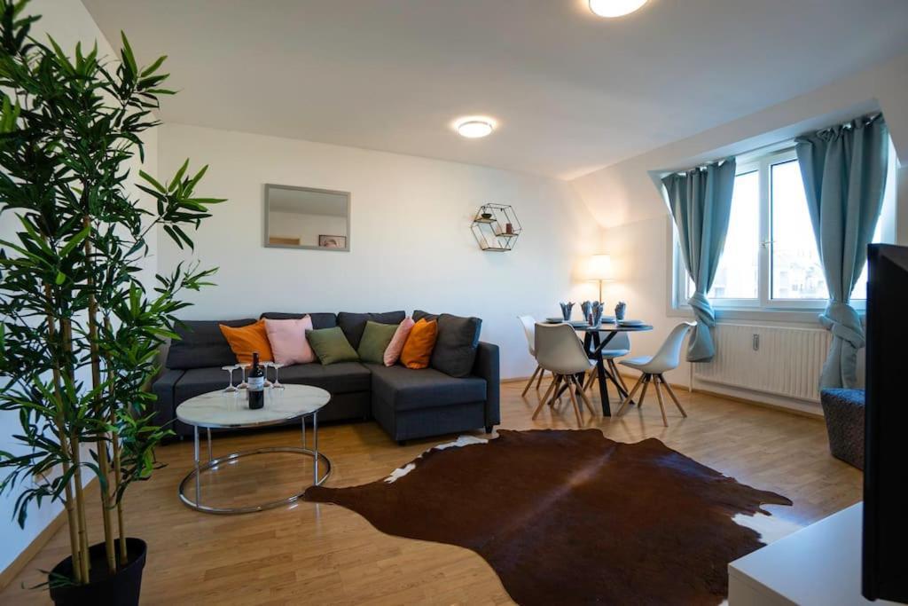 Stylish 2 Floor Penthouse • 15 Min To Center Apartment Wien