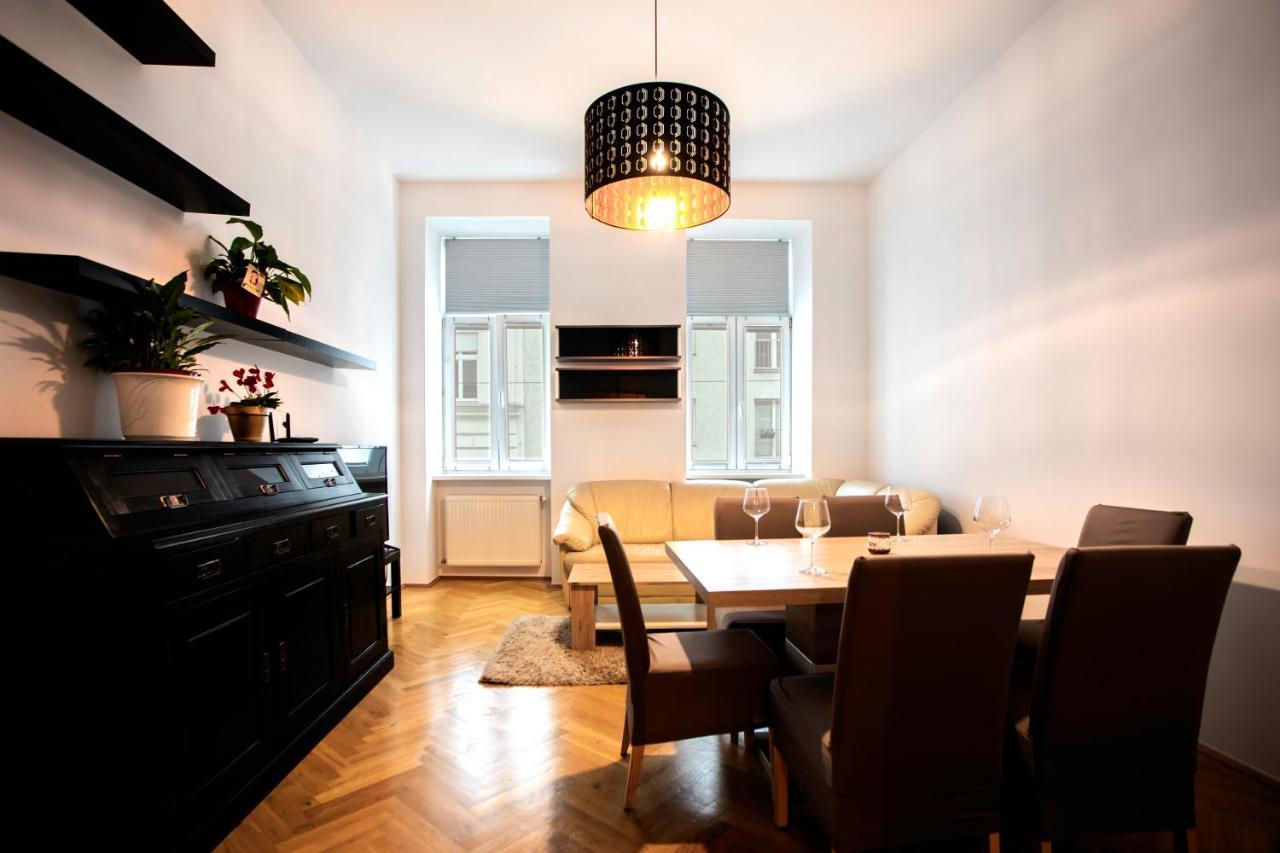 Apartment 3-bedroom In *
