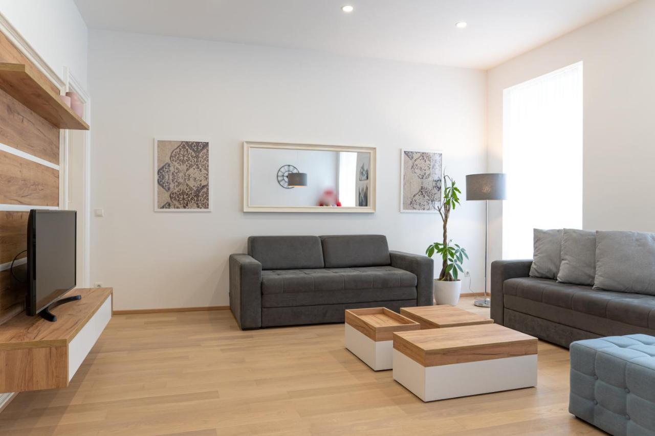 Apartment Modern 3 In A Prime Location