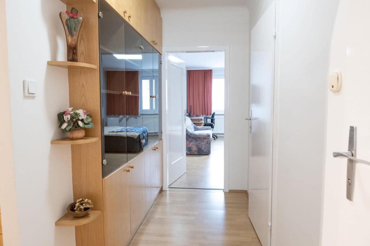 Smart Home, Hi-end Services, Media Streaming Apartment