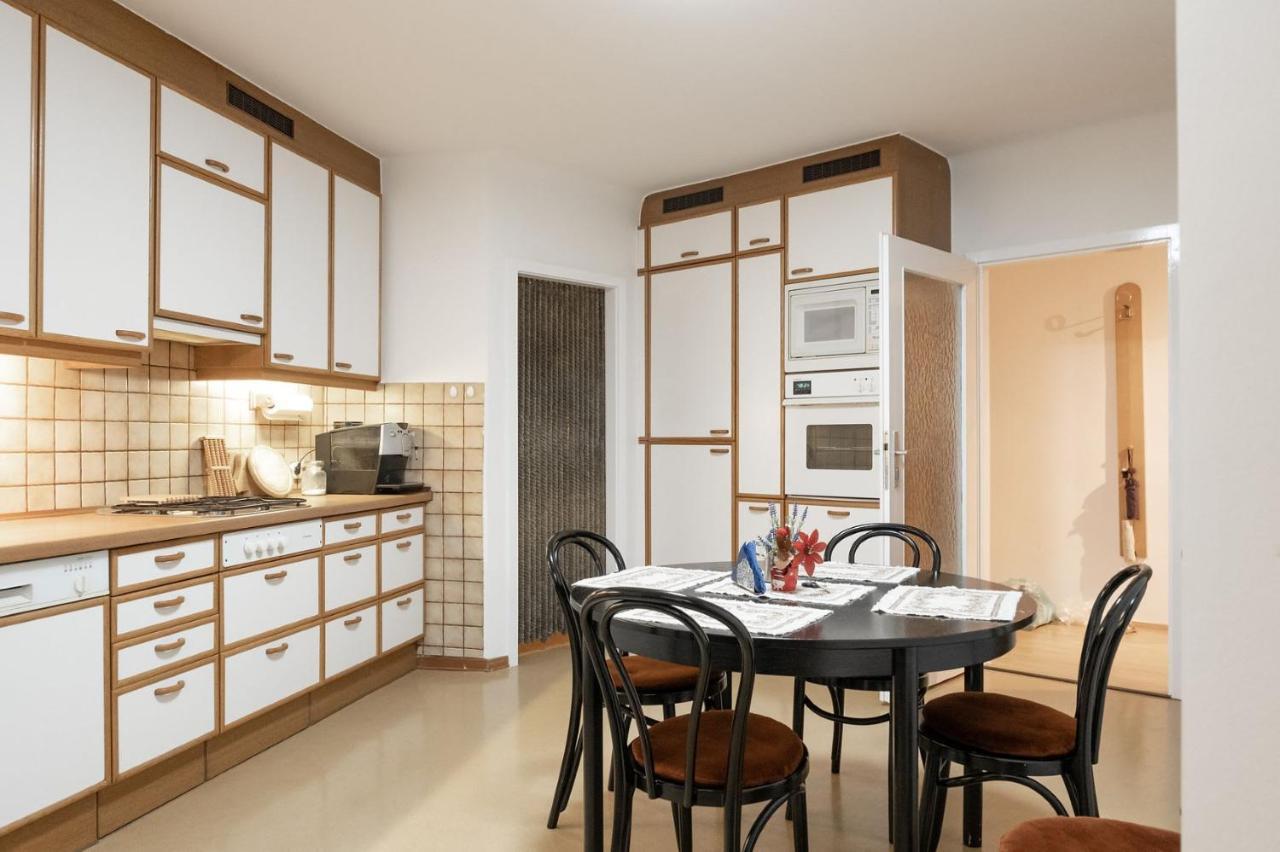 Smart Home, Hi-end Services, Media Streaming Apartment