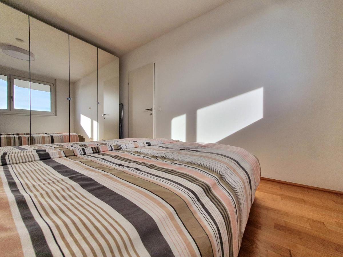 Near Lake Stylish & Fully Furnished